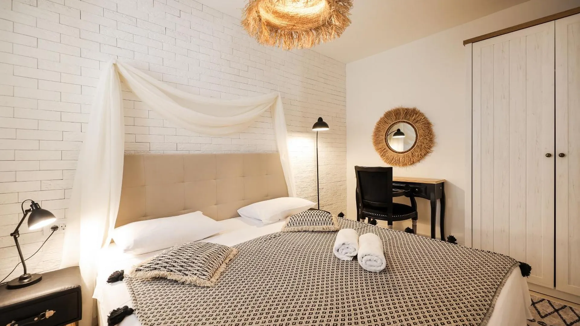 Della Apartments بيوغْغاد نا موغو